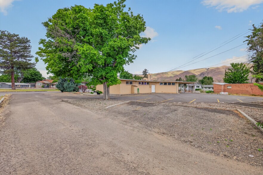 More Photos Of 619 Diagonal St, Clarkston Medical For Sale