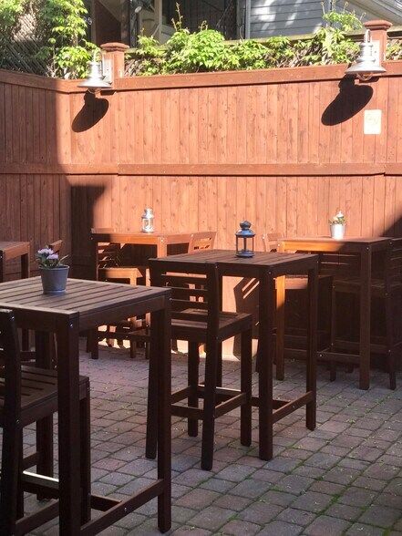 More Photos Of 288 Lark St, Albany Restaurant For Sale