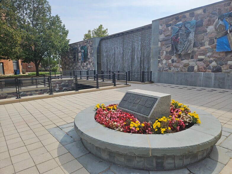 More Photos Of 34 Michigan Ave E, Battle Creek Storefront Retail Residential For Sale