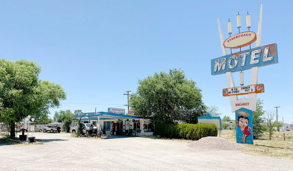 Primary Photo Of 21455 W I-40 Business, Seligman Hotel For Sale