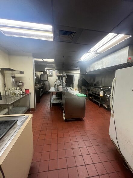 More Photos Of 3031 Mahoning Ave, Youngstown Restaurant For Sale