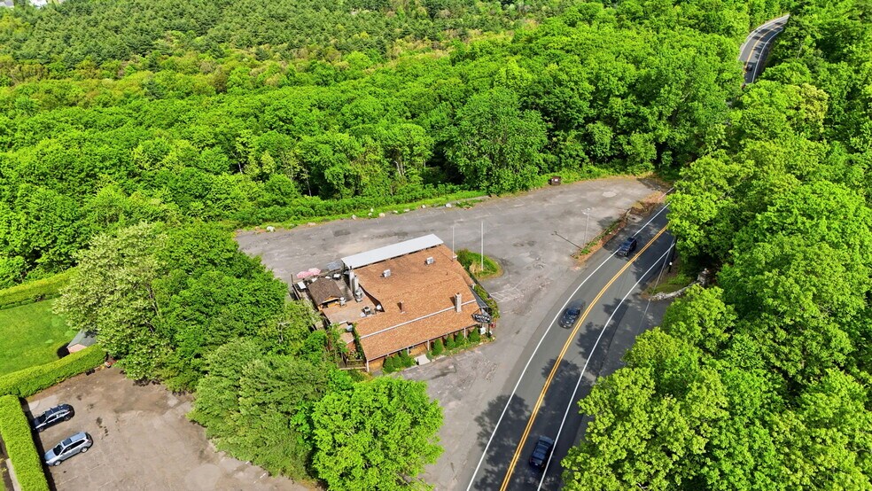 More Photos Of 100 Mountain Rd, Easthampton Restaurant For Sale
