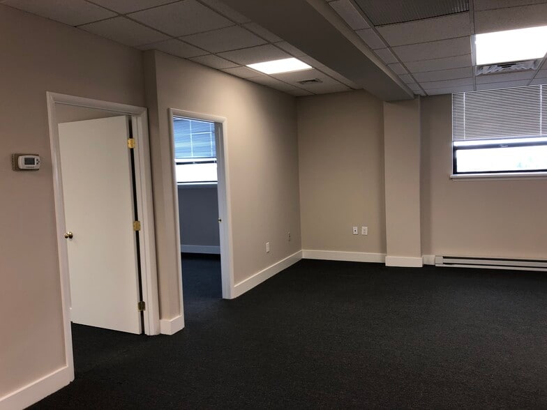 More Photos Of 661 W Germantown Pike, Plymouth Meeting Office For Lease