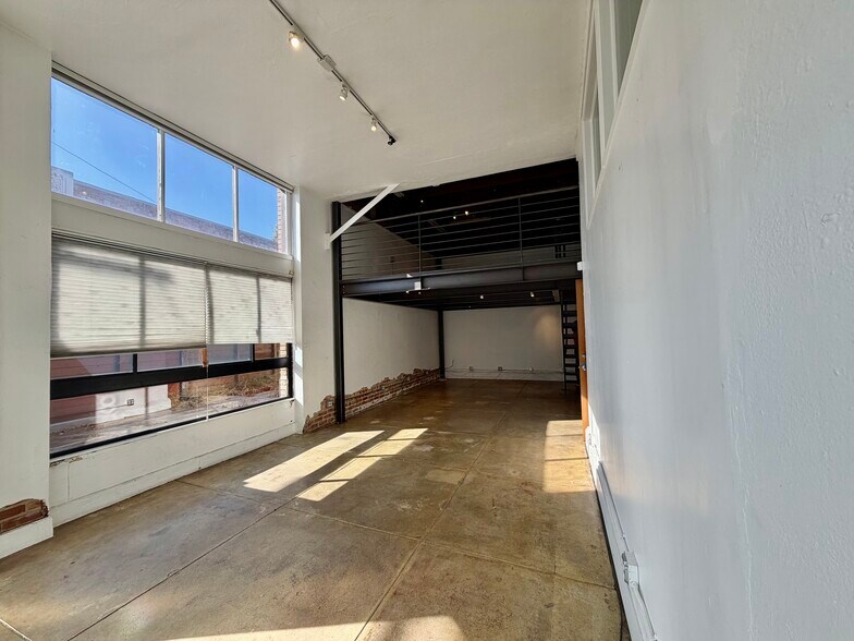 More Photos Of 1813-1827 Lincoln Blvd, Venice Storefront For Lease