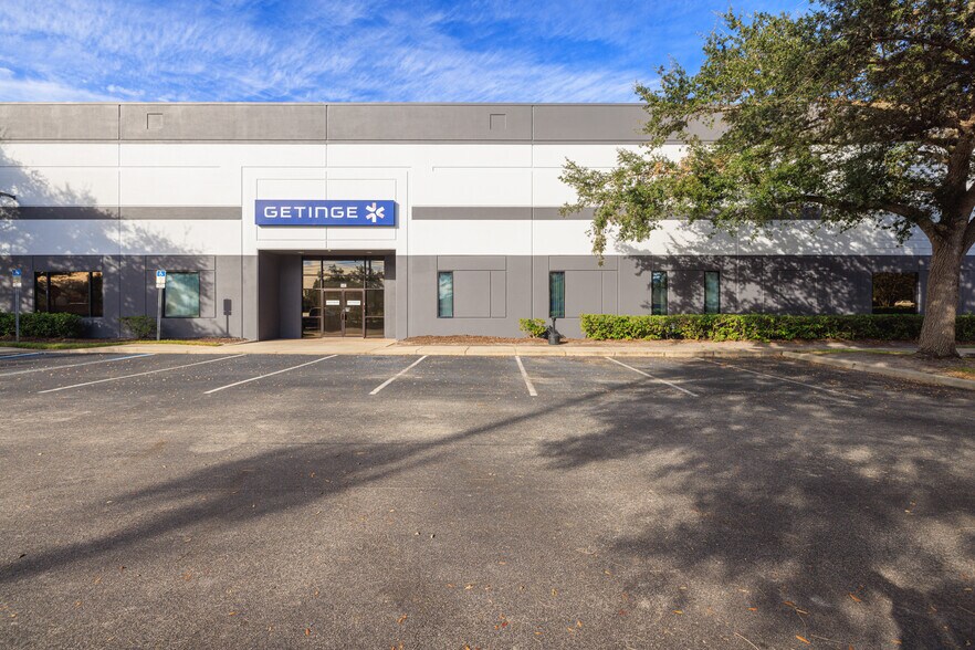 More Photos Of 1150 Emma Oaks Trl, Lake Mary Warehouse For Lease