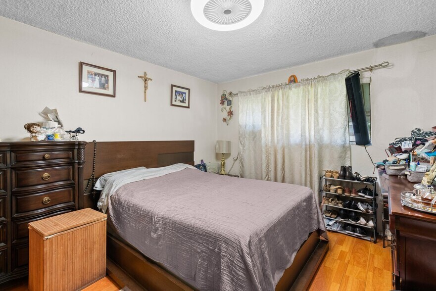 More Photos Of 7614 Mason Ave, Winnetka Multifamily For Sale