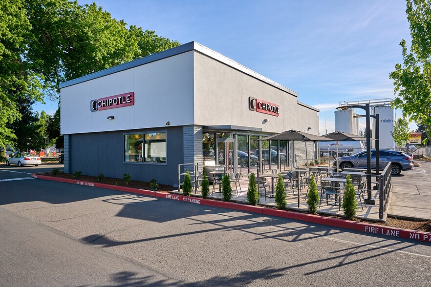 More Photos Of 597 SW 1st Ave, Canby Fast Food For Sale