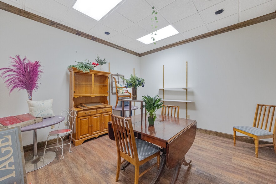 More Photos Of 120 N Main St, De Soto Storefront Retail Residential For Sale