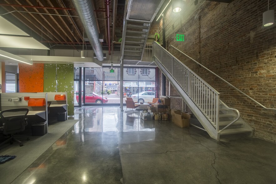 More Photos Of 1525 Hendry St, Fort Myers General Retail For Sale