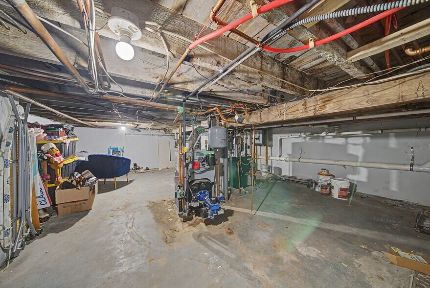 More Photos Of 163 Front St, Secaucus General Retail For Sale