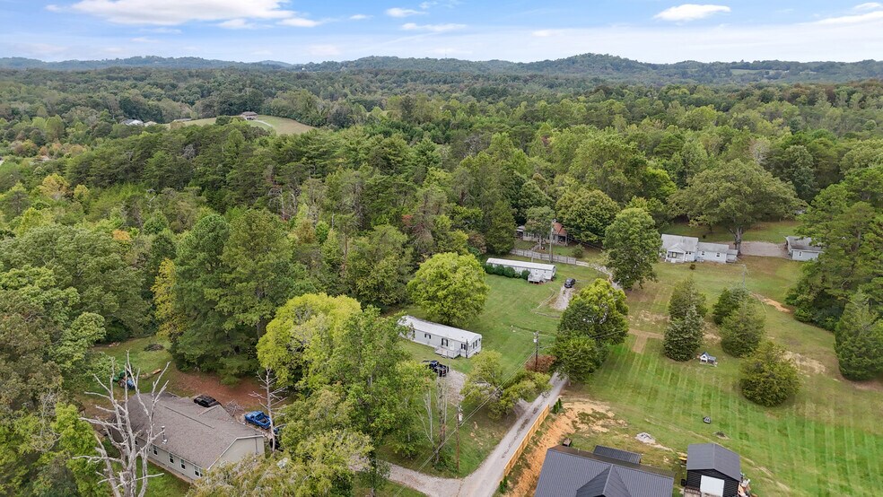 More Photos Of 1021 E Hendron Chapel Rd, Knoxville Manufacturing For Sale