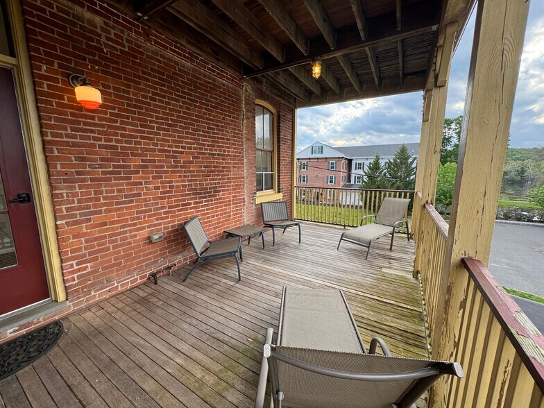 More Photos Of 17 Bridge St, Frenchtown Storefront Retail Office For Lease