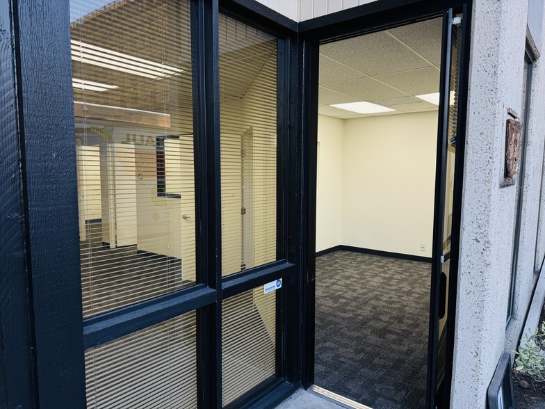 More Photos Of 4891 Ronson Ct, San Diego Warehouse For Lease