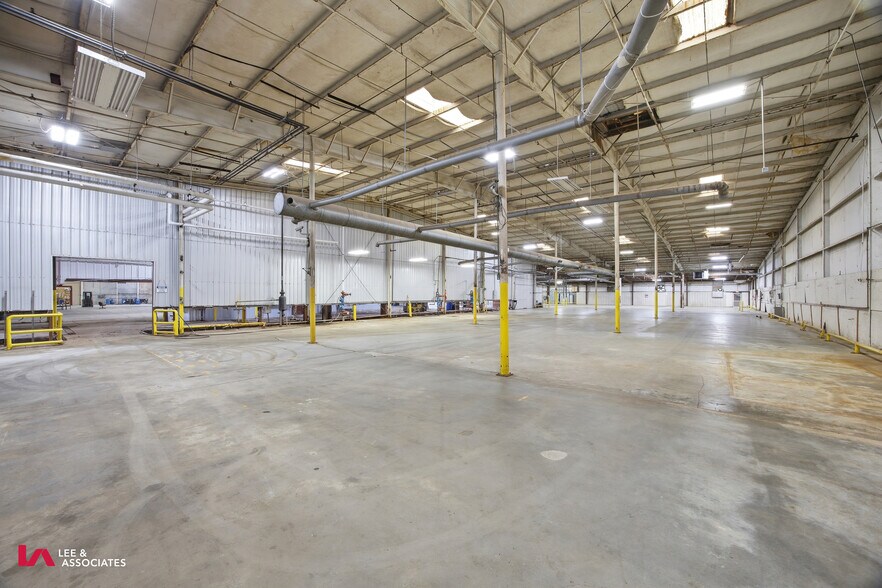 More Photos Of 101 Conyers Industrial Dr, Cartersville Warehouse For Sale