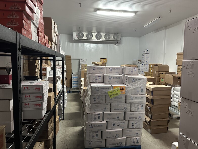 More Photos Of 21 Fairburn Dr, Markham Light Distribution For Sale