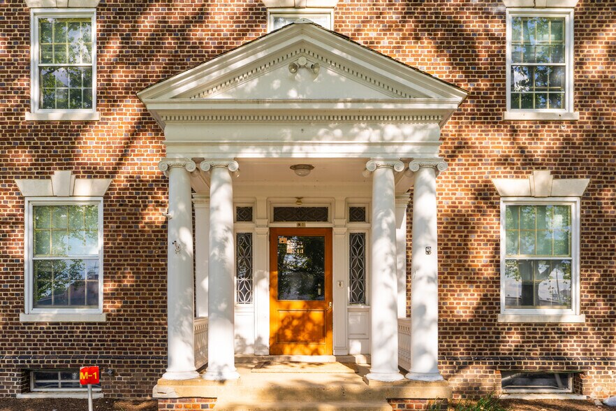 More Photos Of 4623 S Broad St, Philadelphia Office For Lease