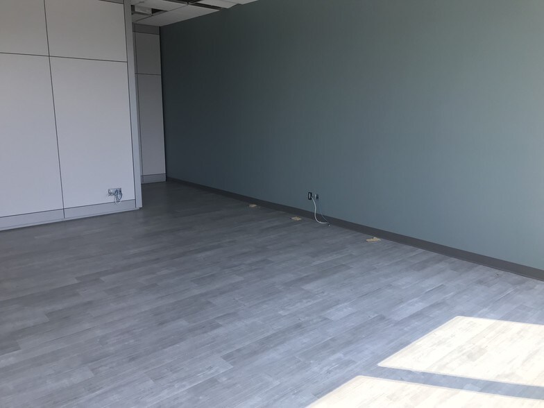 More Photos Of 5002 55th St, Red Deer Office For Lease