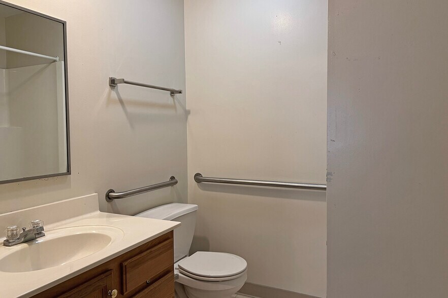 More Photos Of 1117 Brookhaven Rd, Franklin Assisted Living For Sale