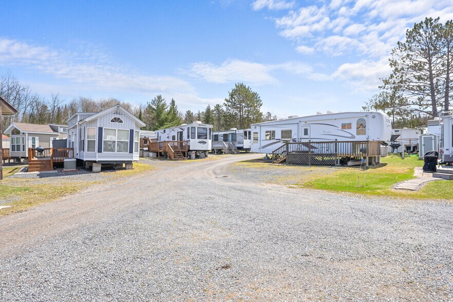 More Photos Of 9978 Gappa Rd, Kabetogama Hotel For Sale