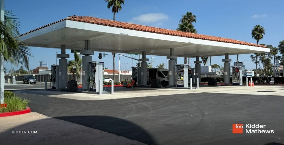 Primary Photo Of 6322 Westminster Blvd, Westminster Freestanding For Sale