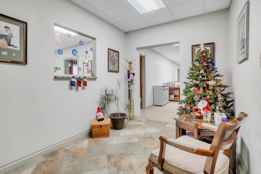 More Photos Of 1450 Pa-51, Clairton Office For Sale