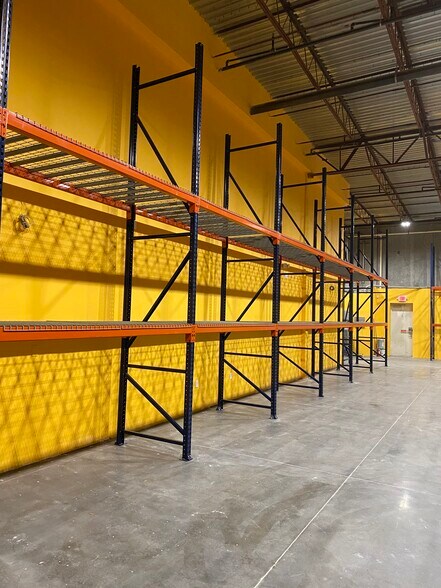 More Photos Of 8010 Sunport Dr, Orlando Light Distribution For Sale