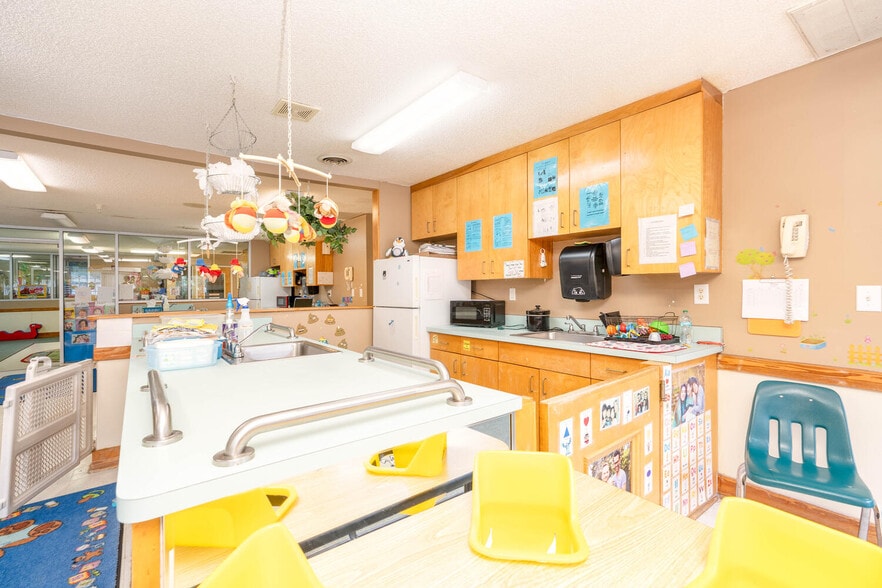 More Photos Of 2081 Mesa Valley Way, Austell Specialty For Sale