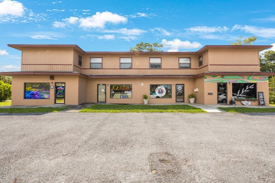 More Photos Of 1626 49th St S, Gulfport Storefront Retail Residential For Sale