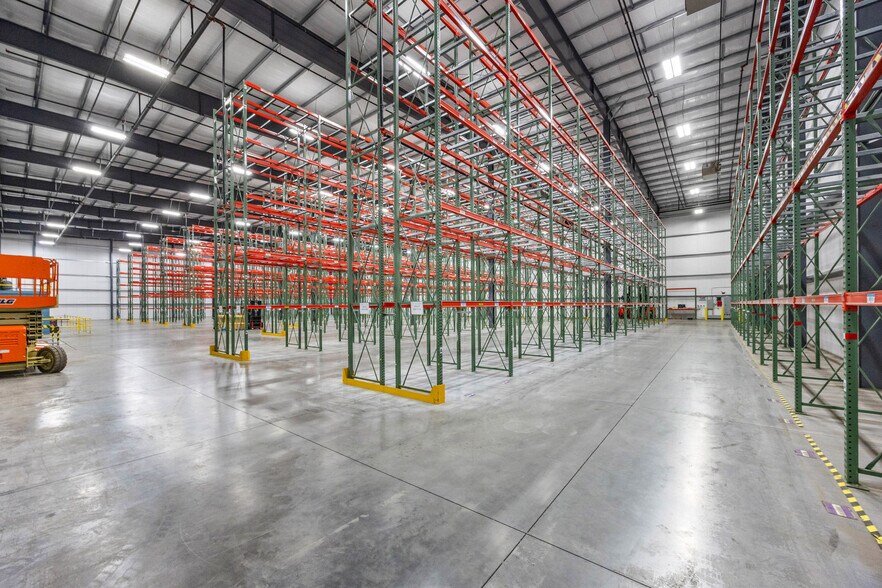 More Photos Of 80 Davis Pky, Clyde Warehouse For Sale
