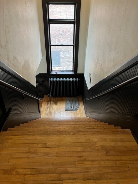More Photos Of 17 W Lawrence St, Pontiac Apartments For Sale