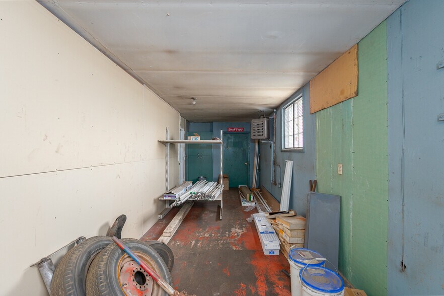 More Photos Of 612 W 3rd Ave, Moses Lake Industrial For Sale