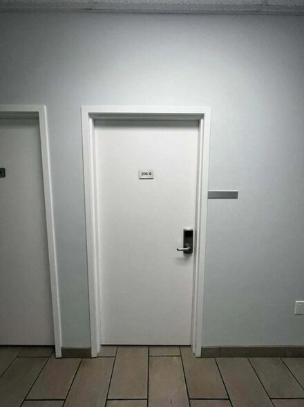 More Photos Of 951 Caroline St, Key West Marina For Lease