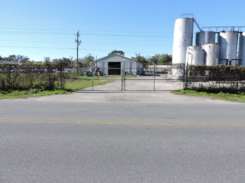 More Photos Of 1170 W Us-90, Lake City Light Distribution For Sale