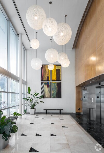 More Photos Of 20900 NE 30th Ave, Aventura Office Residential For Lease