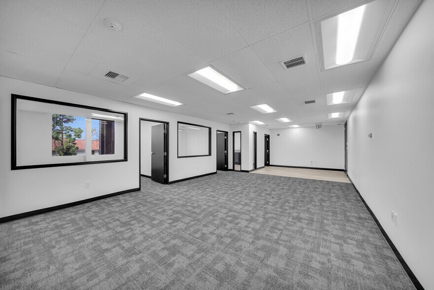 More Photos Of 4667 MacArthur Blvd, Newport Beach Office For Lease