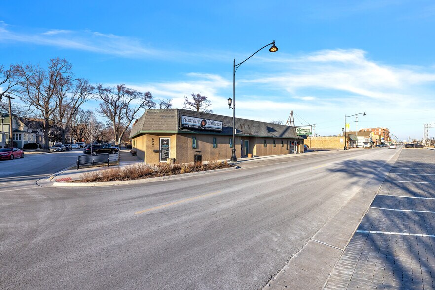 More Photos Of 6915 Stanley Ave, Berwyn Industrial For Sale