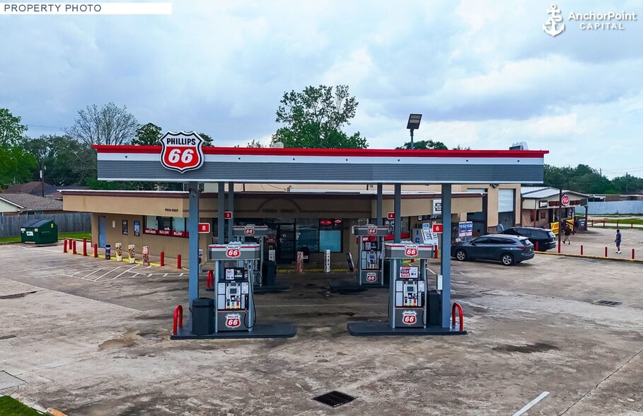 More Photos Of 4006 Center St, Deer Park Service Station For Sale