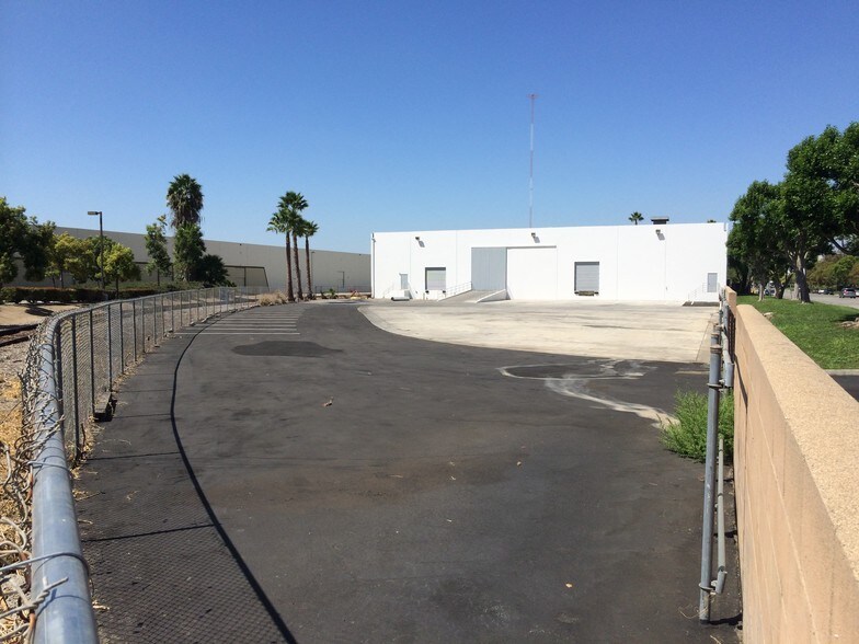 More Photos Of 15210 Desman Rd, La Mirada Manufacturing For Lease