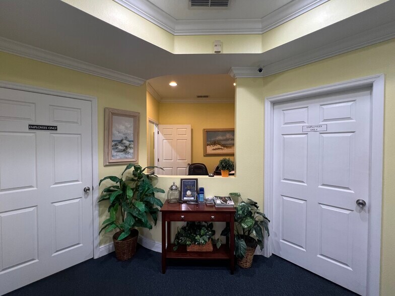 More Photos Of 6916 Linebaugh Ave, Tampa Medical For Lease