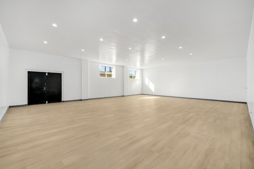 More Photos Of 570 N Towne Ave, Pomona Storefront Retail Office For Sale