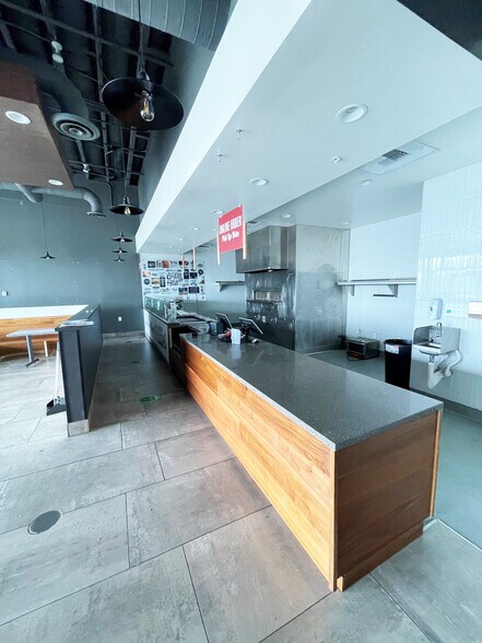 More Photos Of 2998 Highway 412 E, Siloam Springs General Retail For Lease