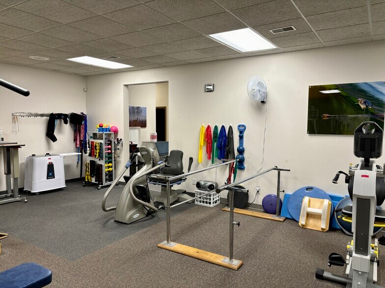 More Photos Of 825 New York Dr, Vandalia Storefront Retail Office For Sale
