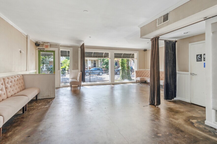 More Photos Of 5015 Magazine St, New Orleans General Retail For Lease