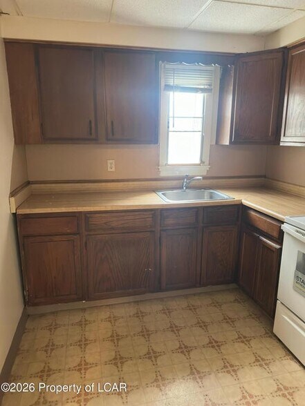 More Photos Of 546 W Main St, Plymouth Apartments For Sale
