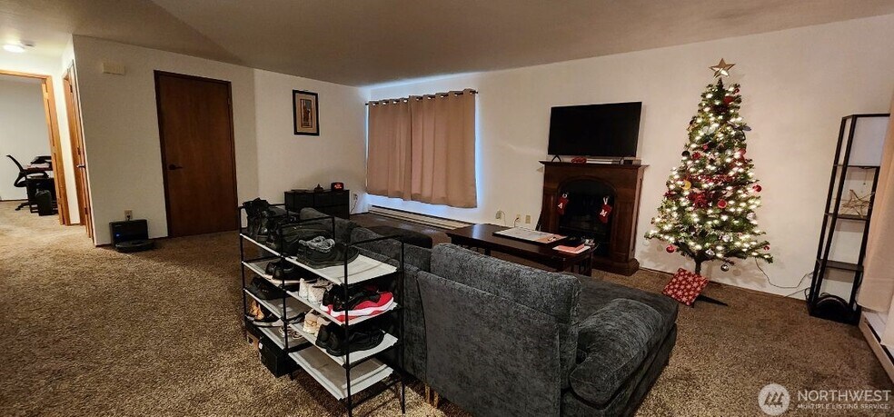 More Photos Of 1125 N 13th St, Shelton Multifamily For Sale