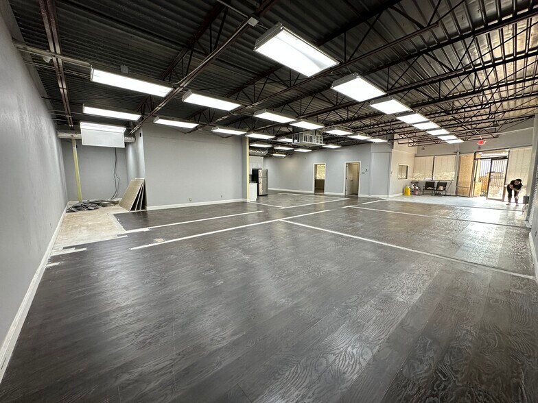 More Photos Of 11359 Kline Dr, Dallas Light Manufacturing For Lease