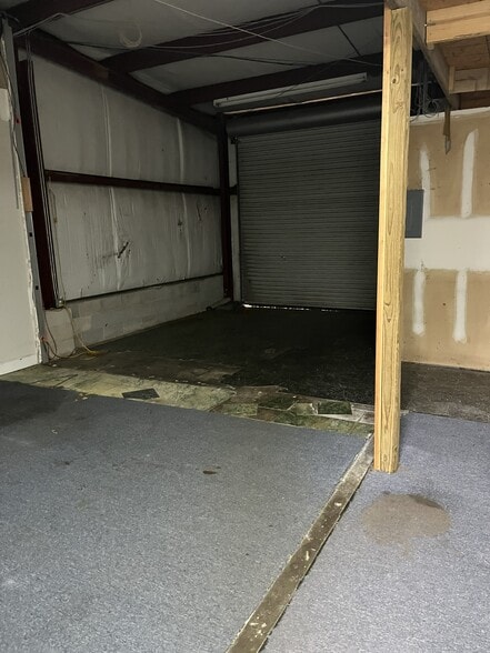 More Photos Of 720 NE Capital Cir, Tallahassee Unknown For Lease