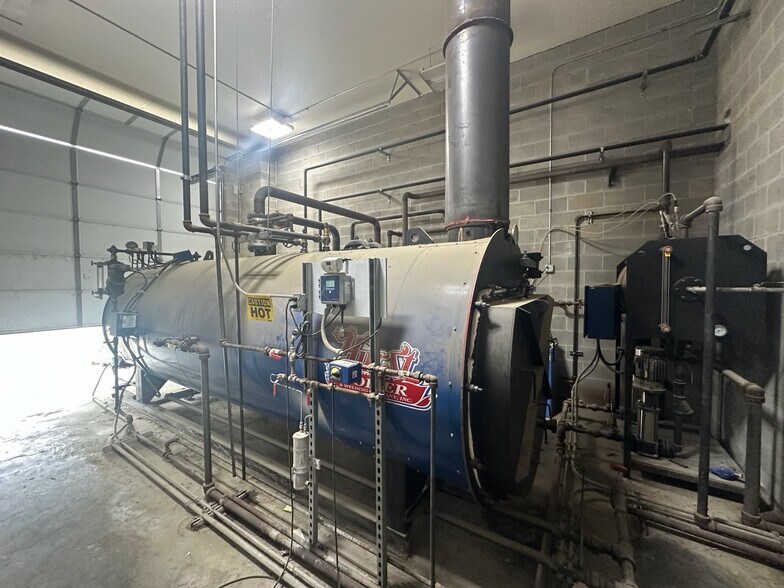 More Photos Of 1051 Aqua Dr, Haughton Distribution For Sale