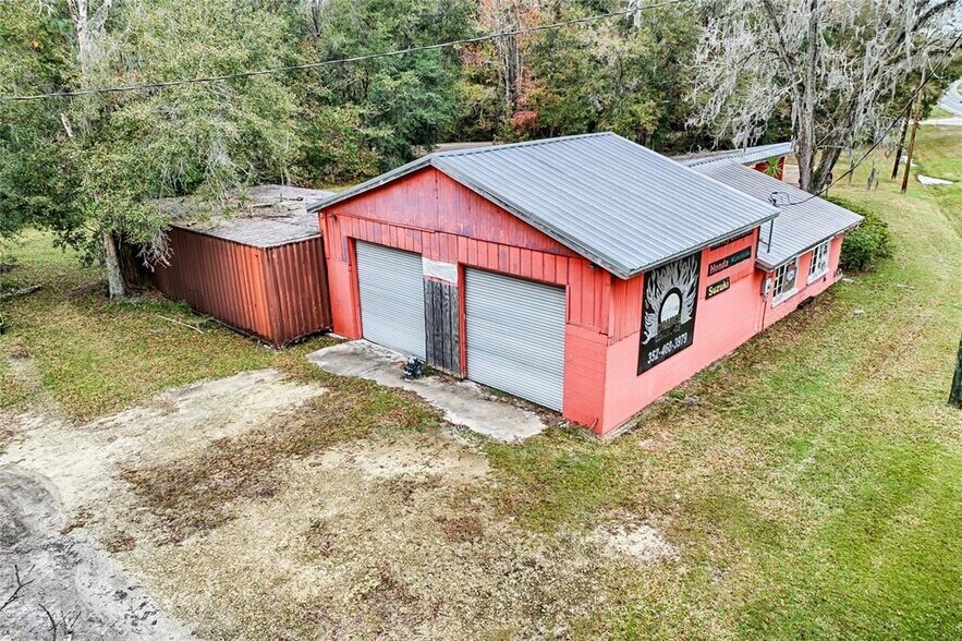 More Photos Of 7220 NE US Hwy 301, Hawthorne Warehouse For Sale