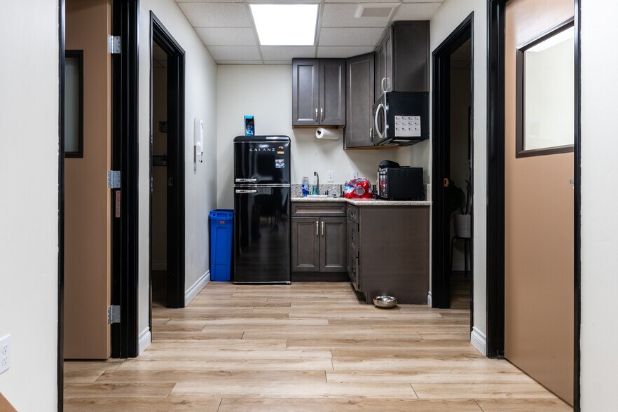 More Photos Of 9466 Black Mountain Rd, San Diego Office For Sale